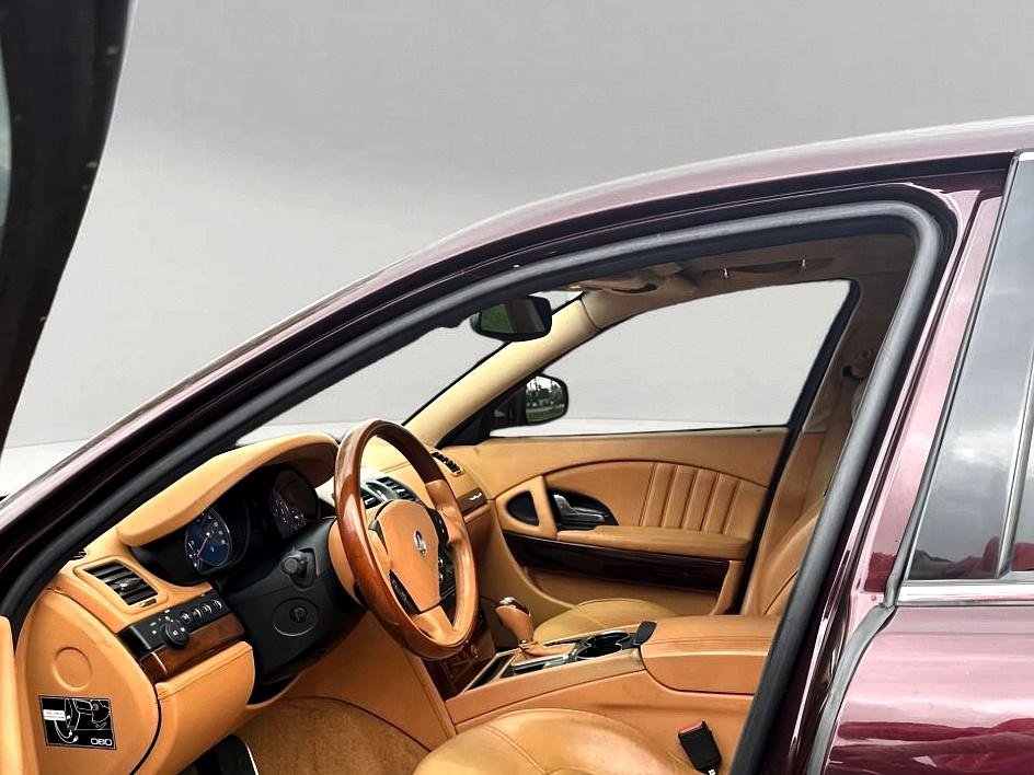 Used 2010 Maserati Quattroporte image 12