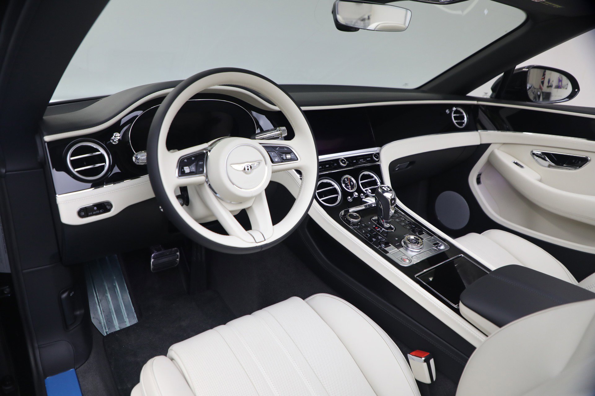 New 2026 Bentley Continental GTC AWD/4WD image 23