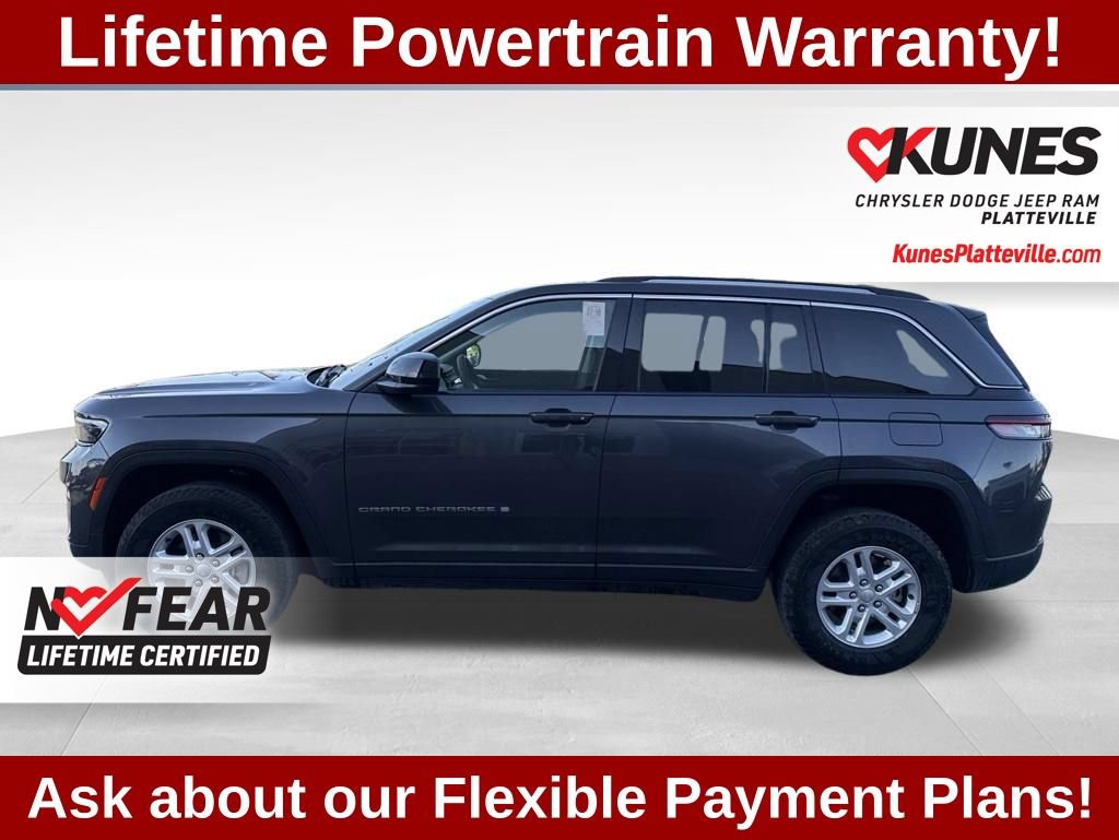 Used 2023 Jeep Grand Cherokee Laredo AWD/4WD image 6