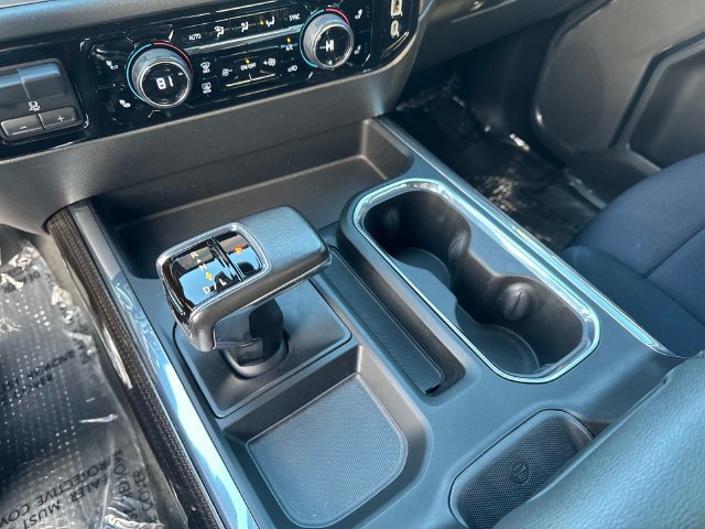 Used 2022 Chevrolet Silverado 1500 LT Trail Boss w/ Convenience Package II AWD/4WD image 24