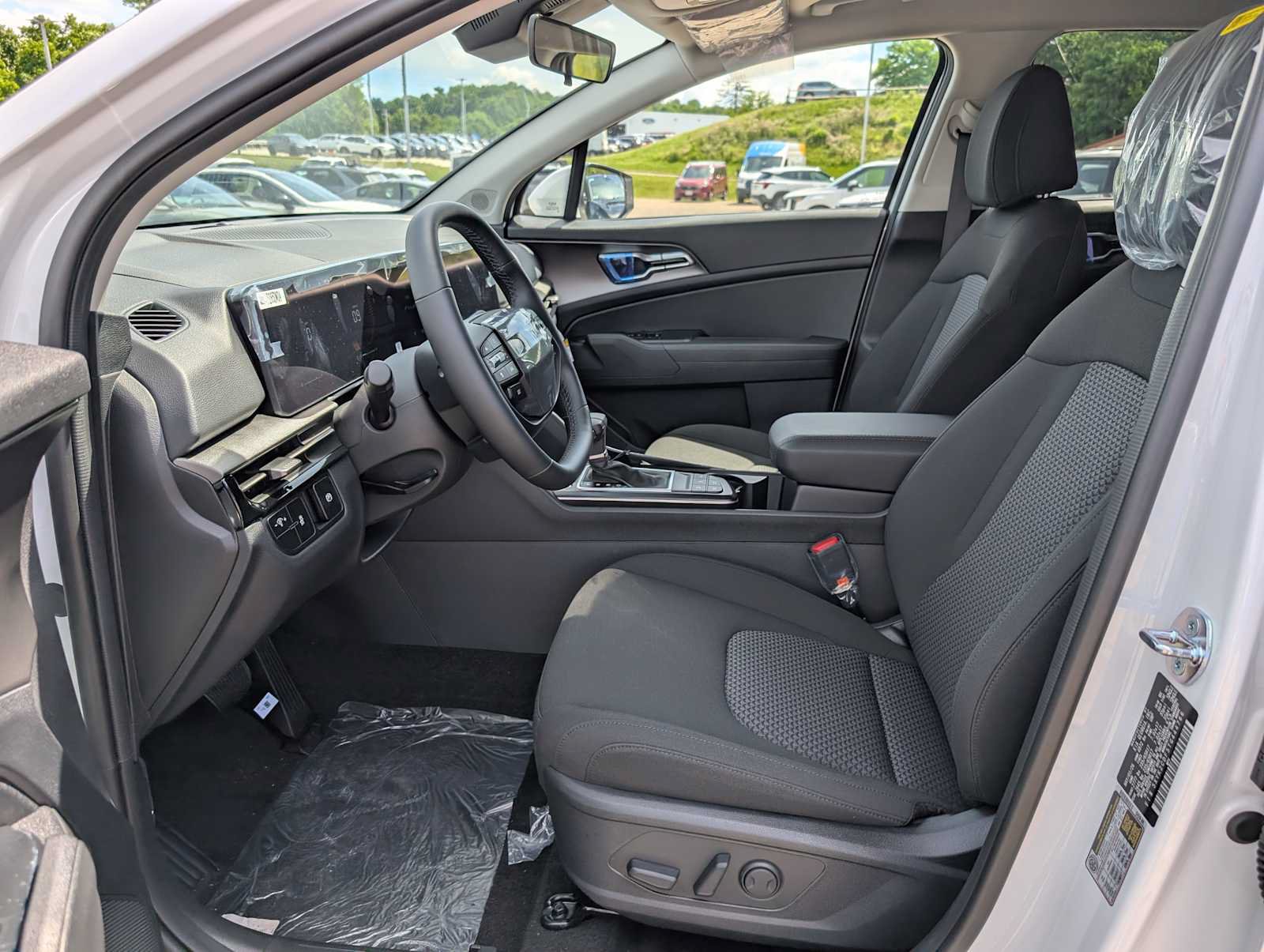 New 2026 Kia Sportage LX w/ LX Convenience Package AWD/4WD image 4