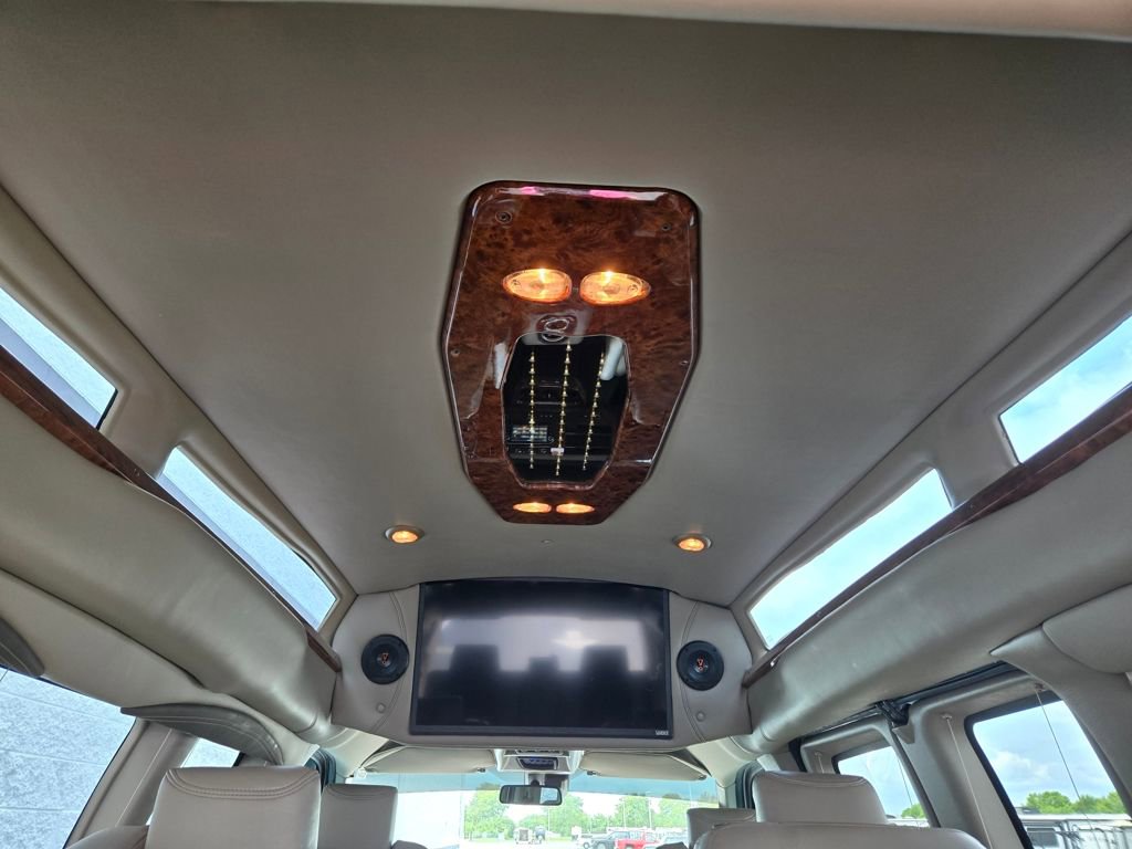 Used 2022 Chevrolet Express 2500 w/ Enhanced Convenience Package image 8