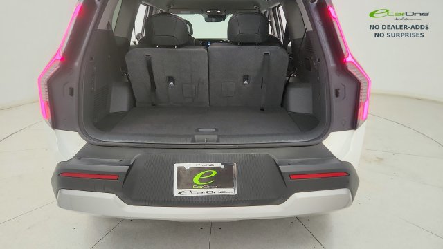 Used 2024 Kia EV9 Light Long Range RWD image 30