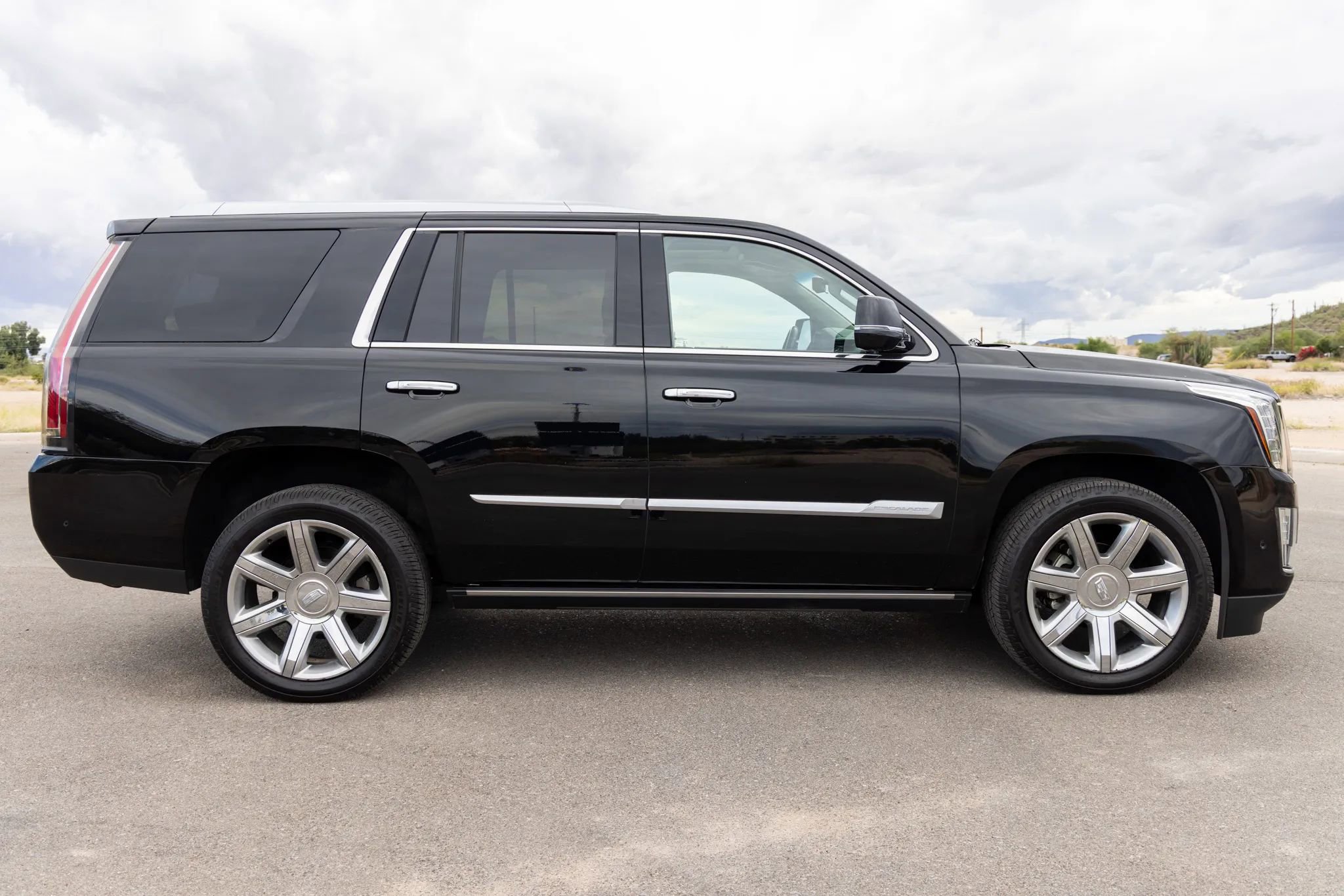 Used 2019 Cadillac Escalade Premium Luxury image 8