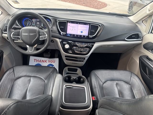 Certified 2022 Chrysler Pacifica Touring-L FWD image 12