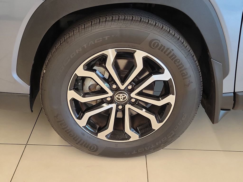 Used 2024 Toyota Corolla Cross SE AWD/4WD image 4