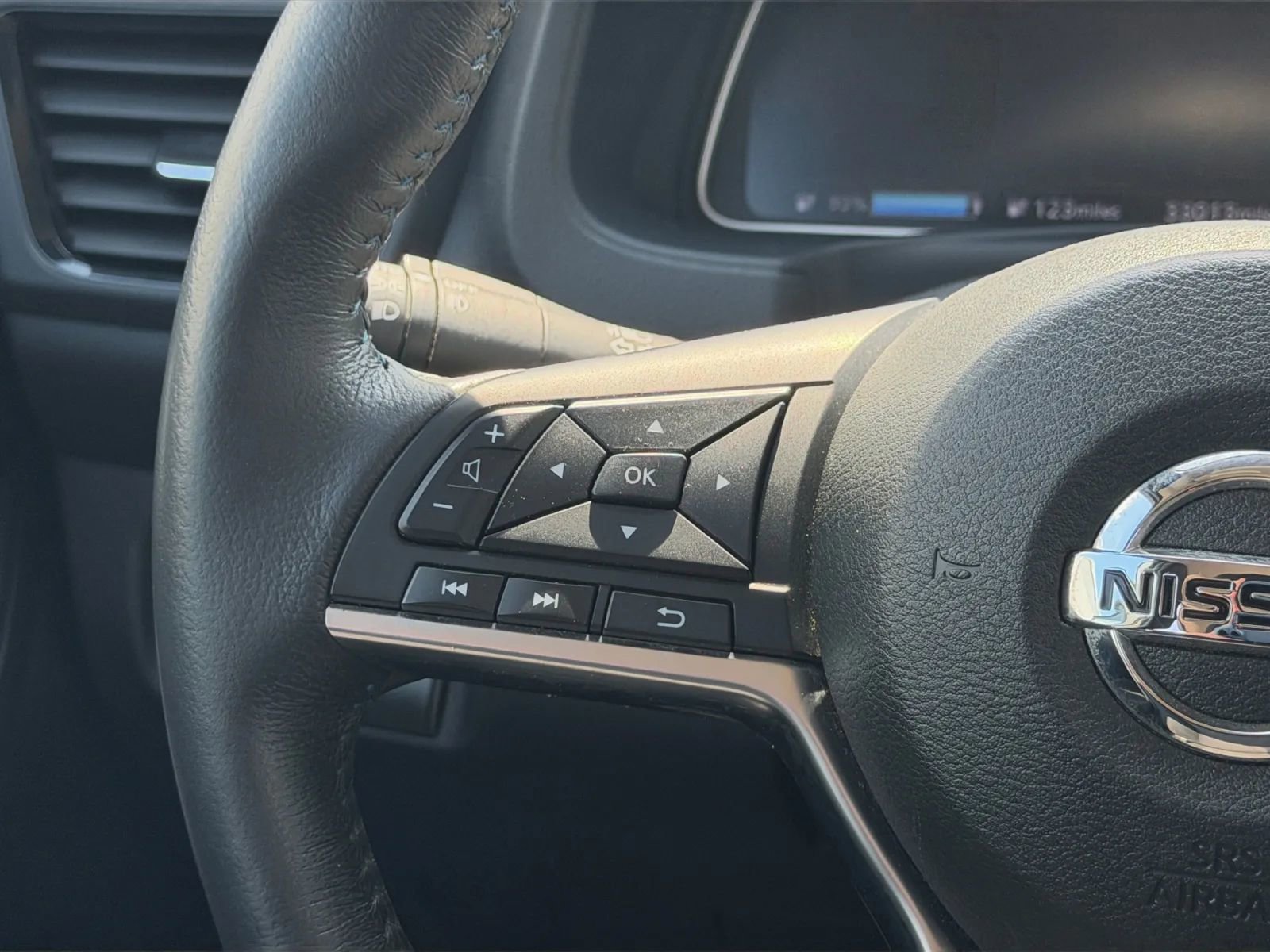 Used 2020 Nissan Leaf SV w/ SV Technology Package image 24