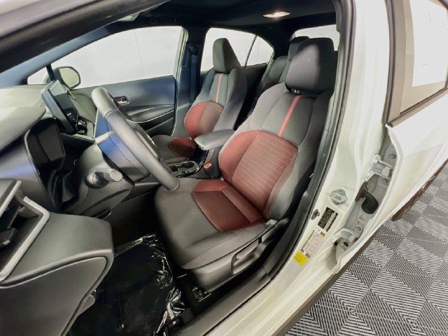 Used 2024 Toyota Corolla SE w/ SE Premium Package FWD image 10