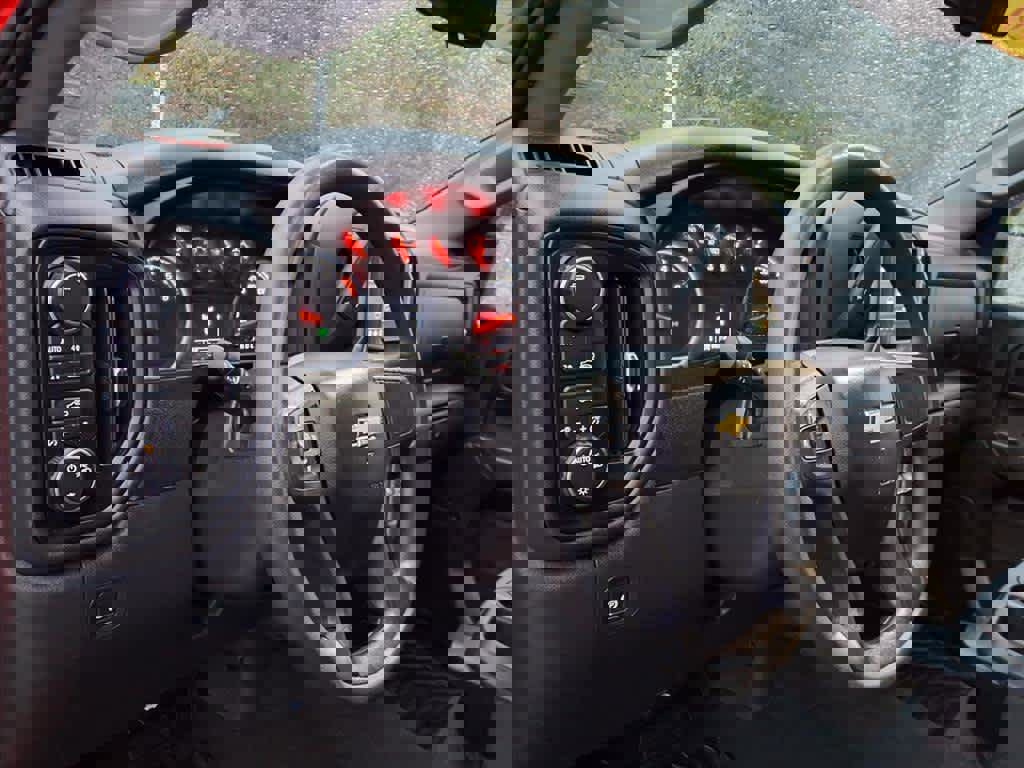 Used 2020 Chevrolet Silverado 1500 Custom w/ Custom Value Package image 20