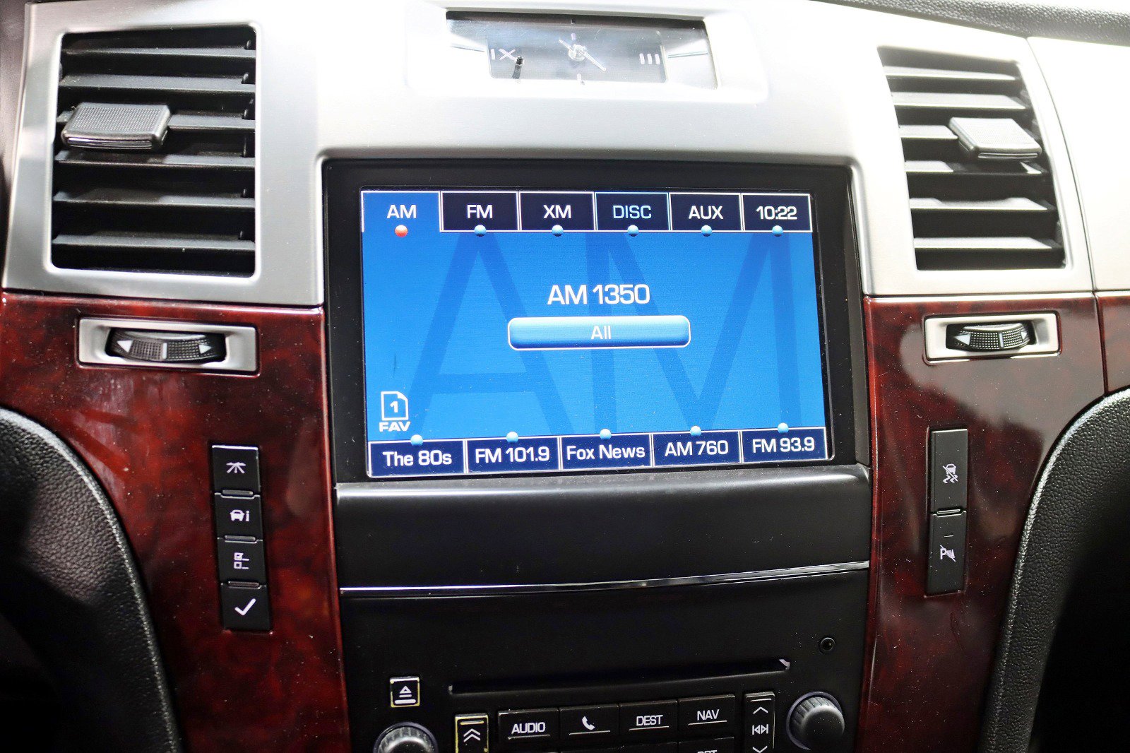 Used 2011 Cadillac Escalade EXT AWD/4WD image 18