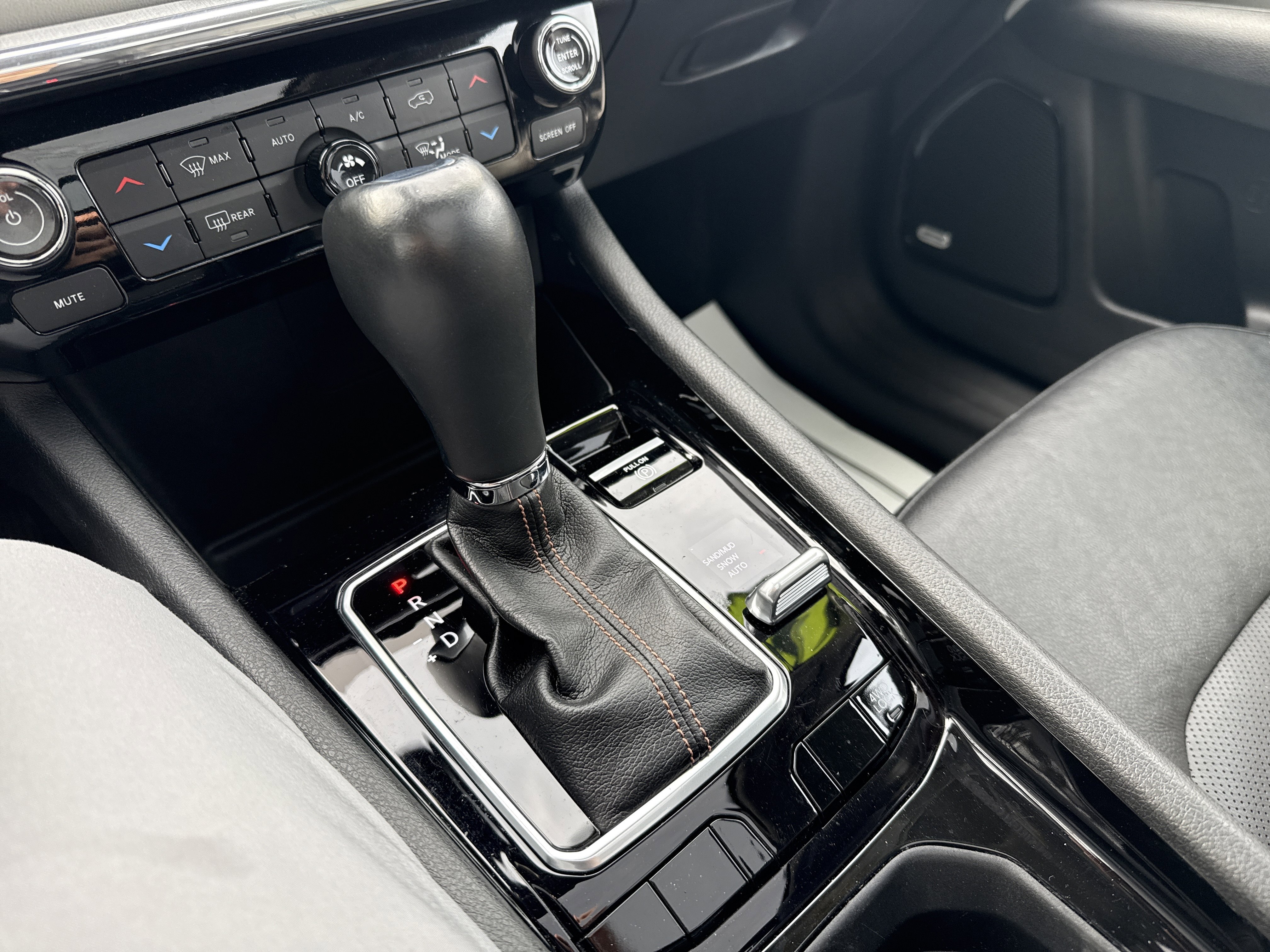 Used 2022 Jeep Compass Limited w/ Sun and Sound Group image 22