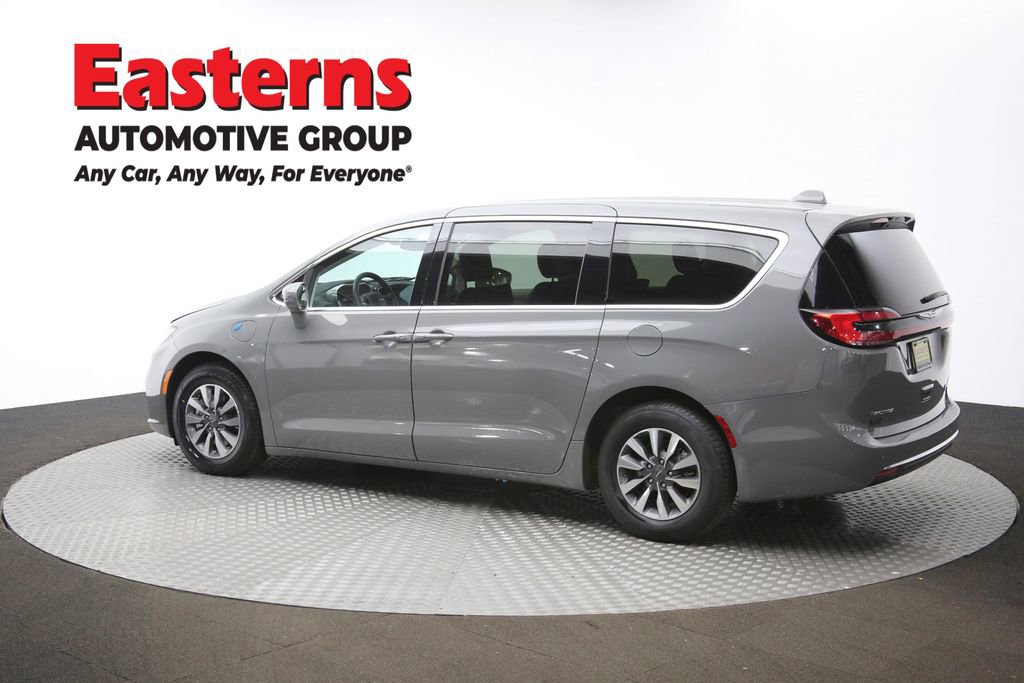 Used 2022 Chrysler Pacifica Touring-L image 63