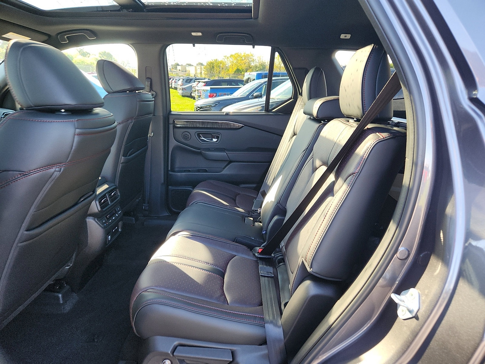 New 2025 Honda Pilot Black Edition image 6
