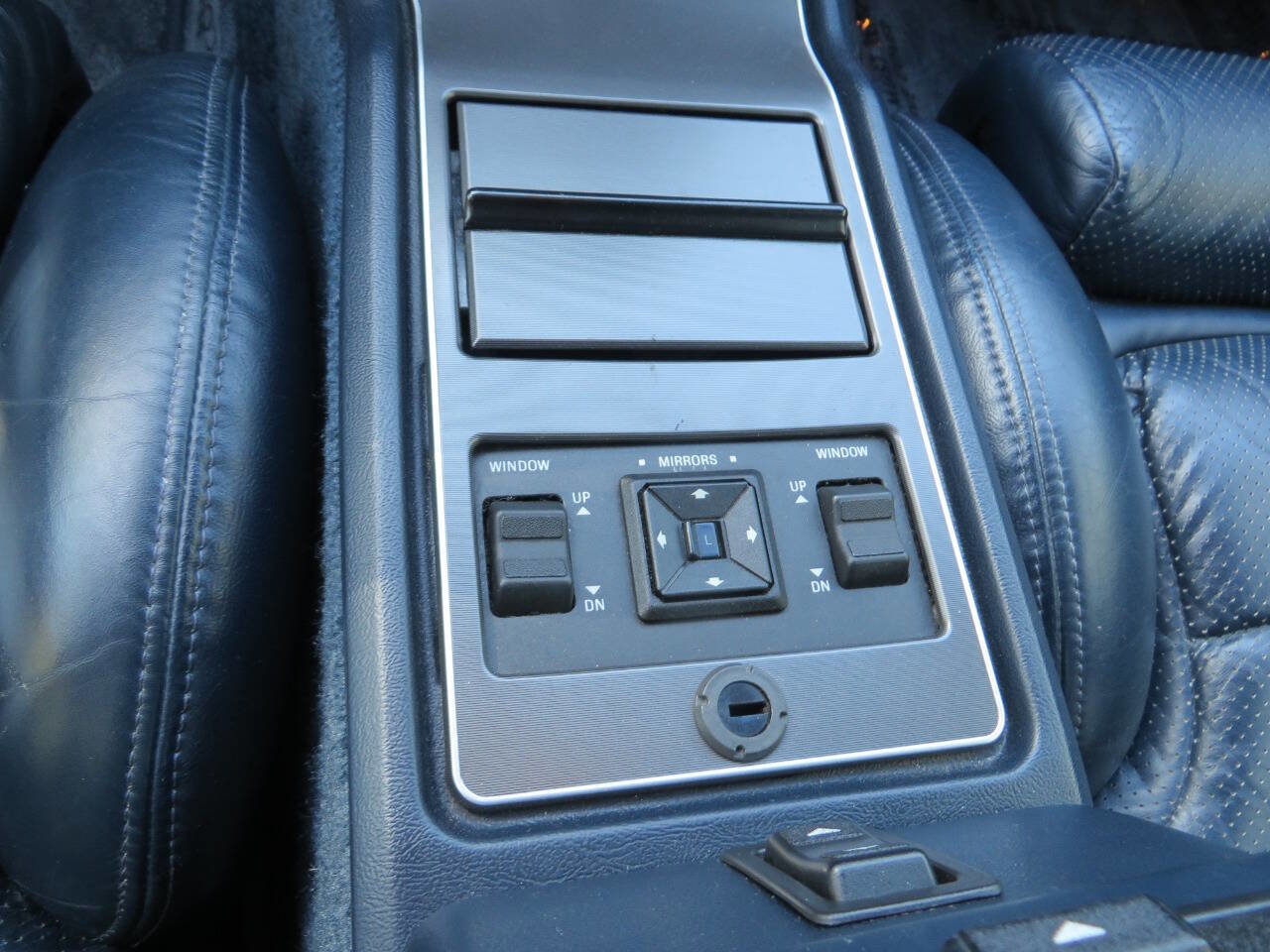 Used 1988 Lincoln Mark VII LSC RWD image 18