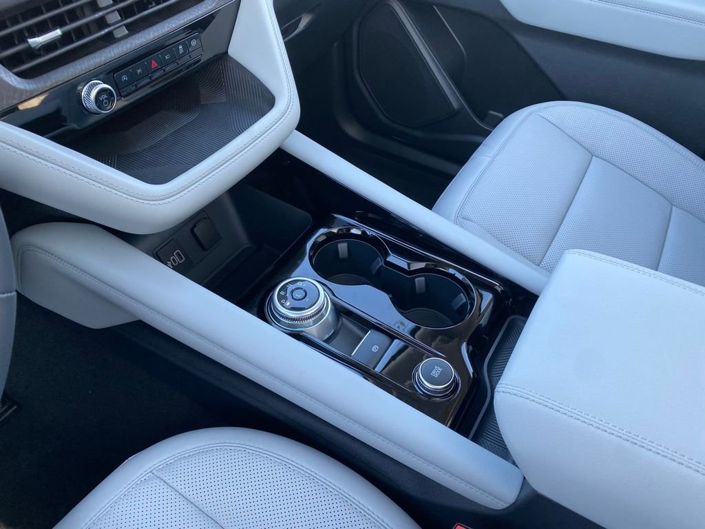 New 2026 Ford Explorer Platinum w/ LUX Leather Package image 24