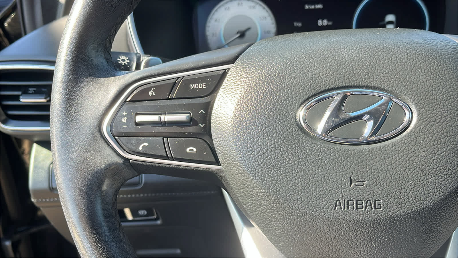 Used 2023 Hyundai Santa Fe Limited w/ Cargo Package AWD/4WD image 12