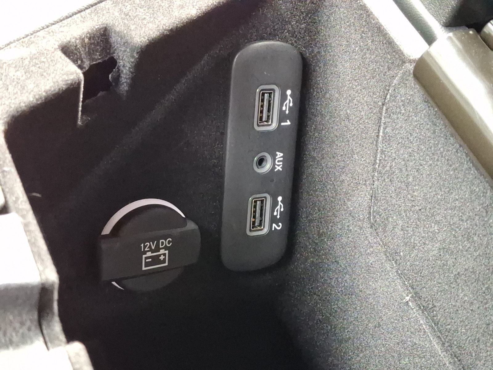 Used 2022 Dodge Challenger SXT w/ Blacktop Package RWD image 27