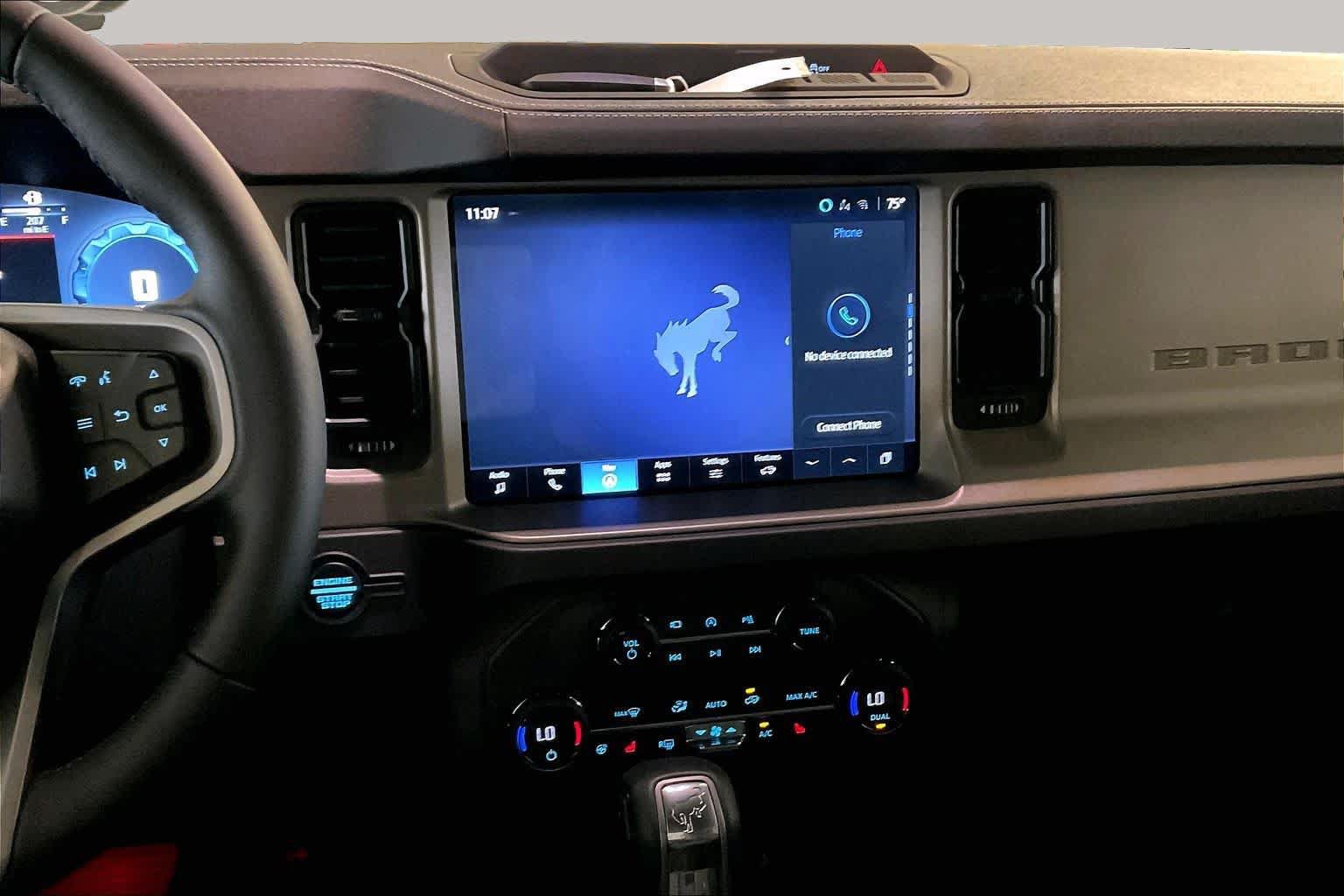 Used 2025 Ford Bronco Outer Banks AWD/4WD image 6