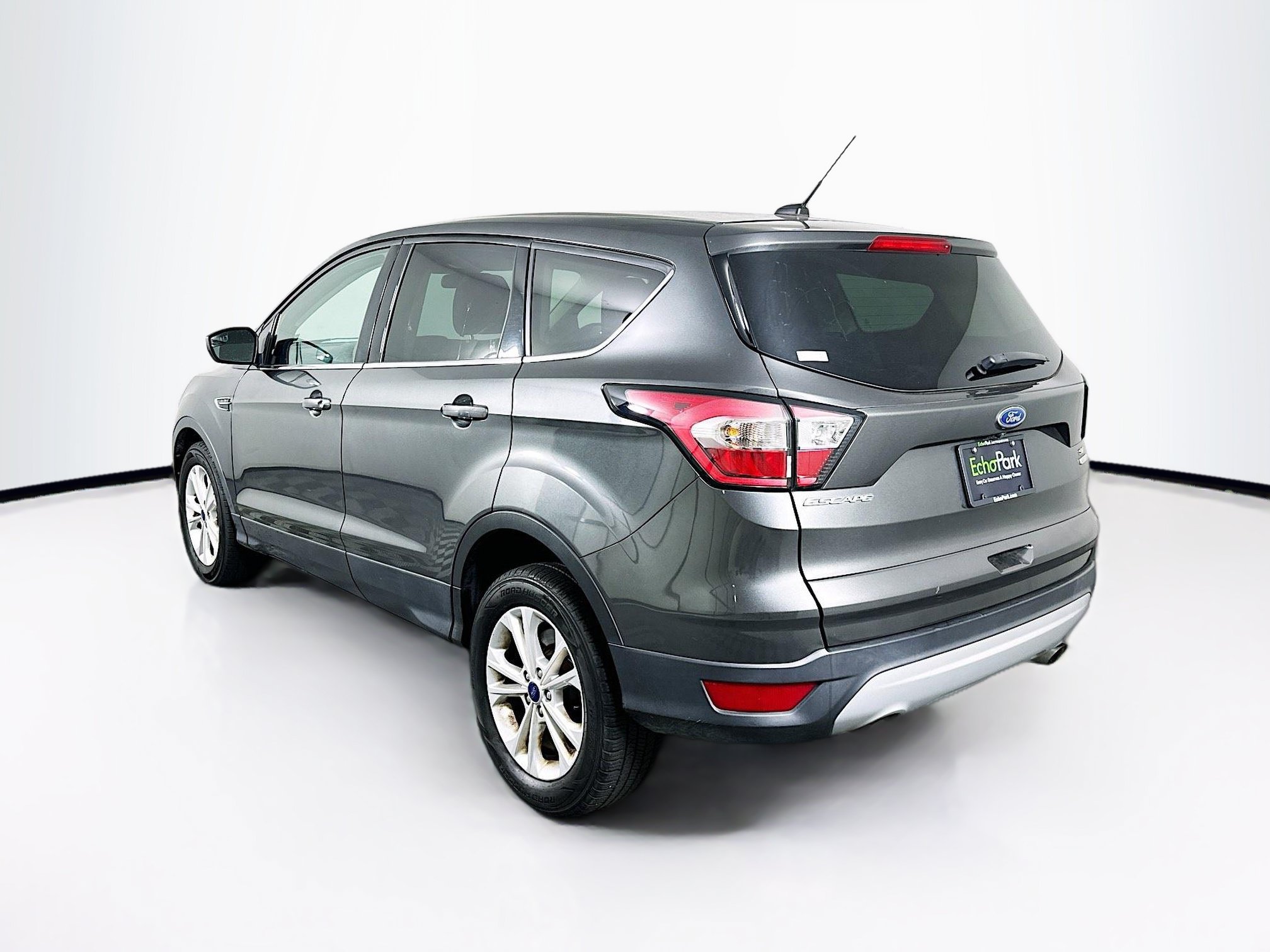 Used 2017 Ford Escape SE FWD image 5