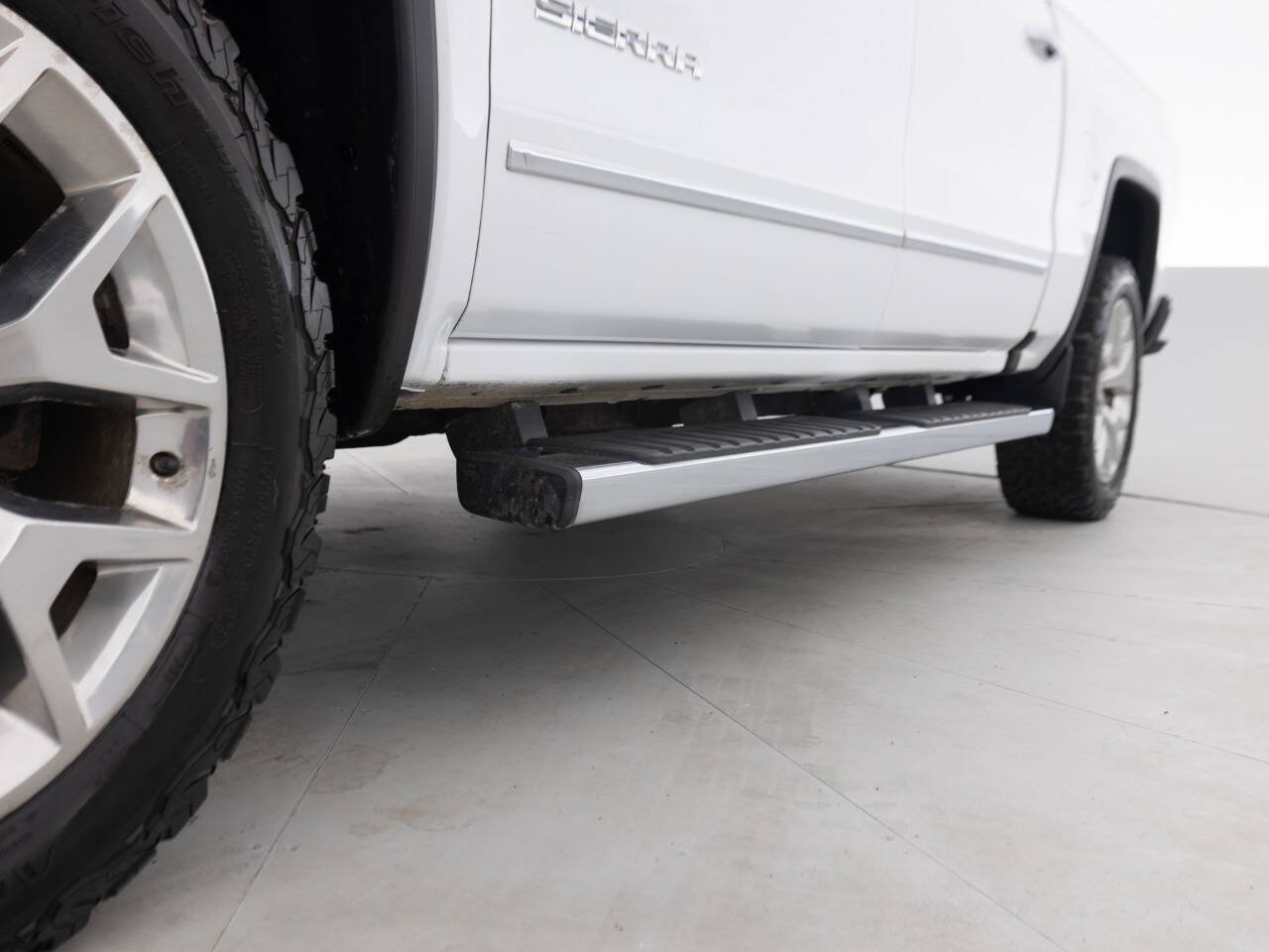 Used 2016 GMC Sierra 1500 SLT w/ SLT Premium Package AWD/4WD image 24