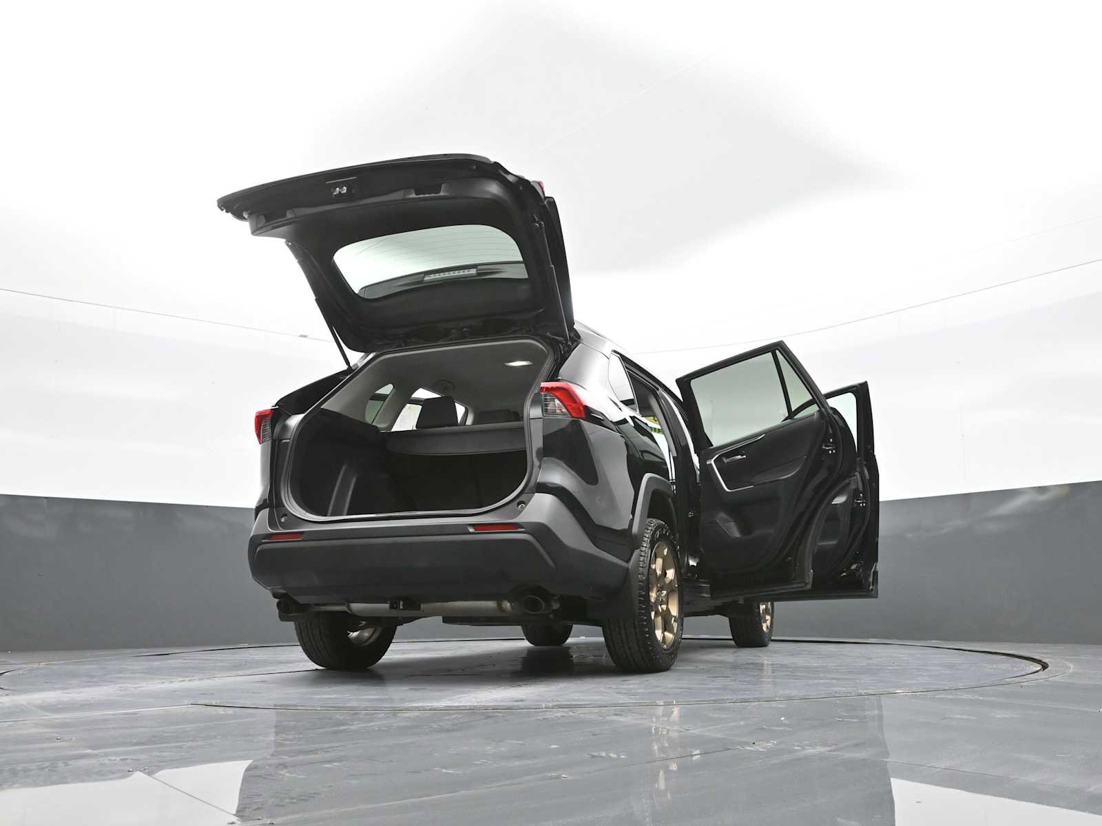 Used 2024 Toyota RAV4 AWD Hybrid image 91