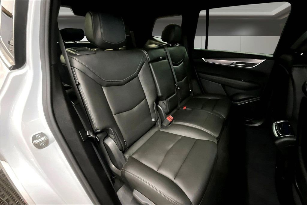 Certified 2025 Cadillac XT6 Luxury AWD/4WD image 25
