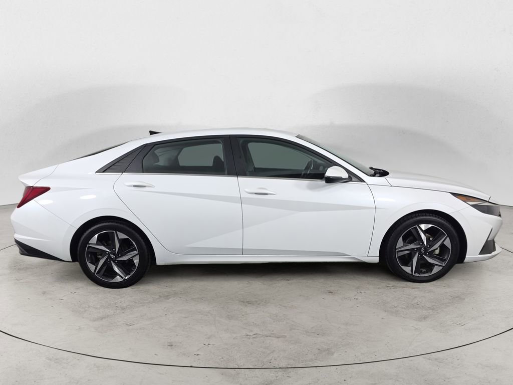 Used 2021 Hyundai Elantra SEL w/ Convenience + Premium Package image 6