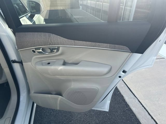Certified 2023 Volvo XC90 B6 Plus w/ Protection Package Premier AWD/4WD image 12