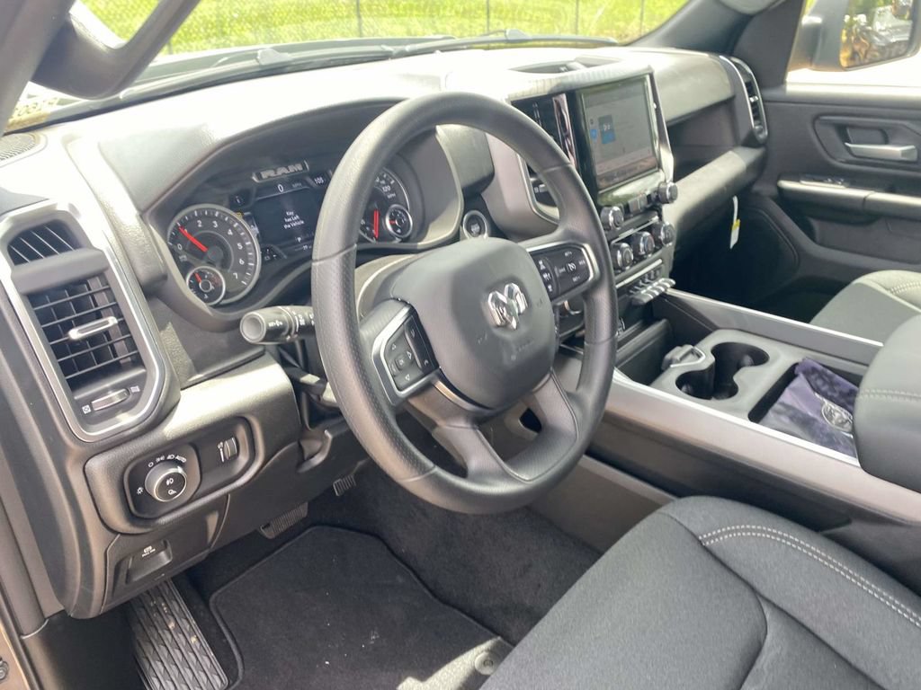New 2026 RAM 1500 Express AWD/4WD image 18