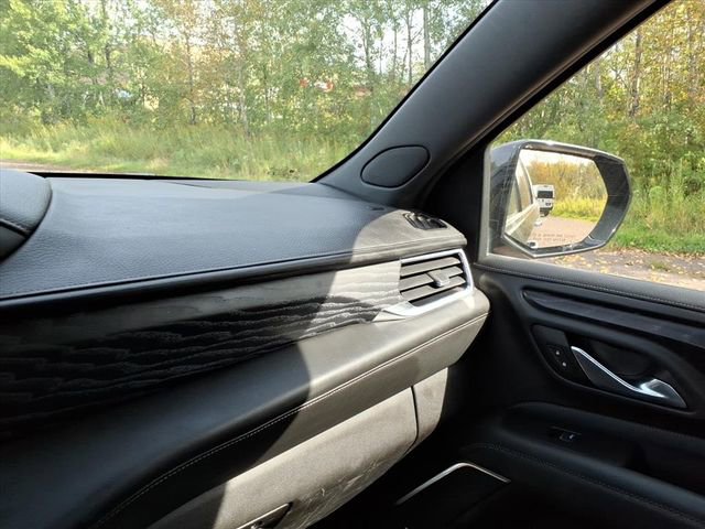 Used 2021 GMC Yukon XL Denali w/ Denali Premium Package image 14