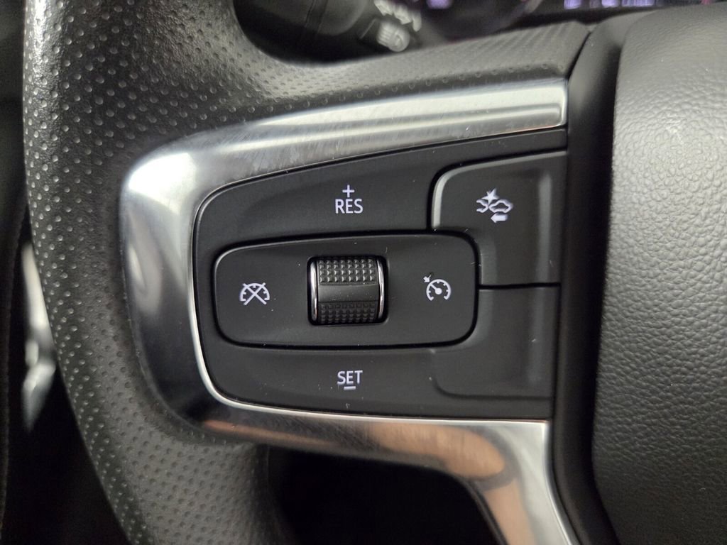 Used 2025 Chevrolet Blazer LT FWD image 18