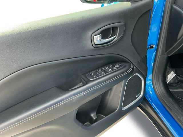 Used 2021 Jeep Compass Latitude w/ Sun and Sound Group AWD/4WD image 11
