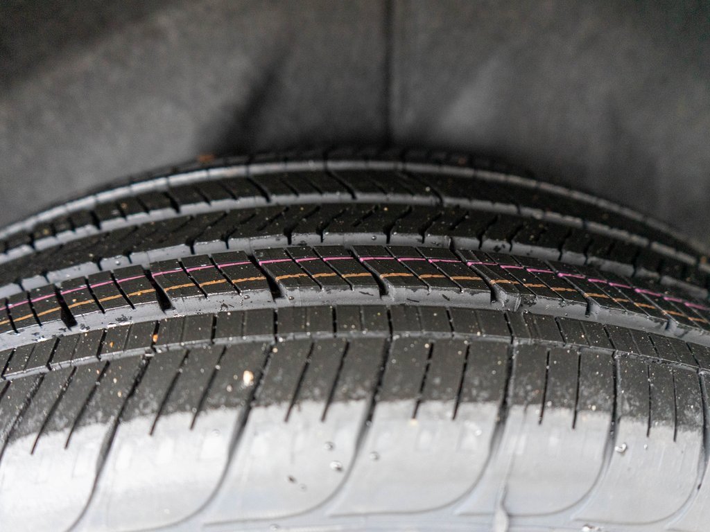 Used 2023 GMC Acadia Denali w/ Black Diamond Edition image 36