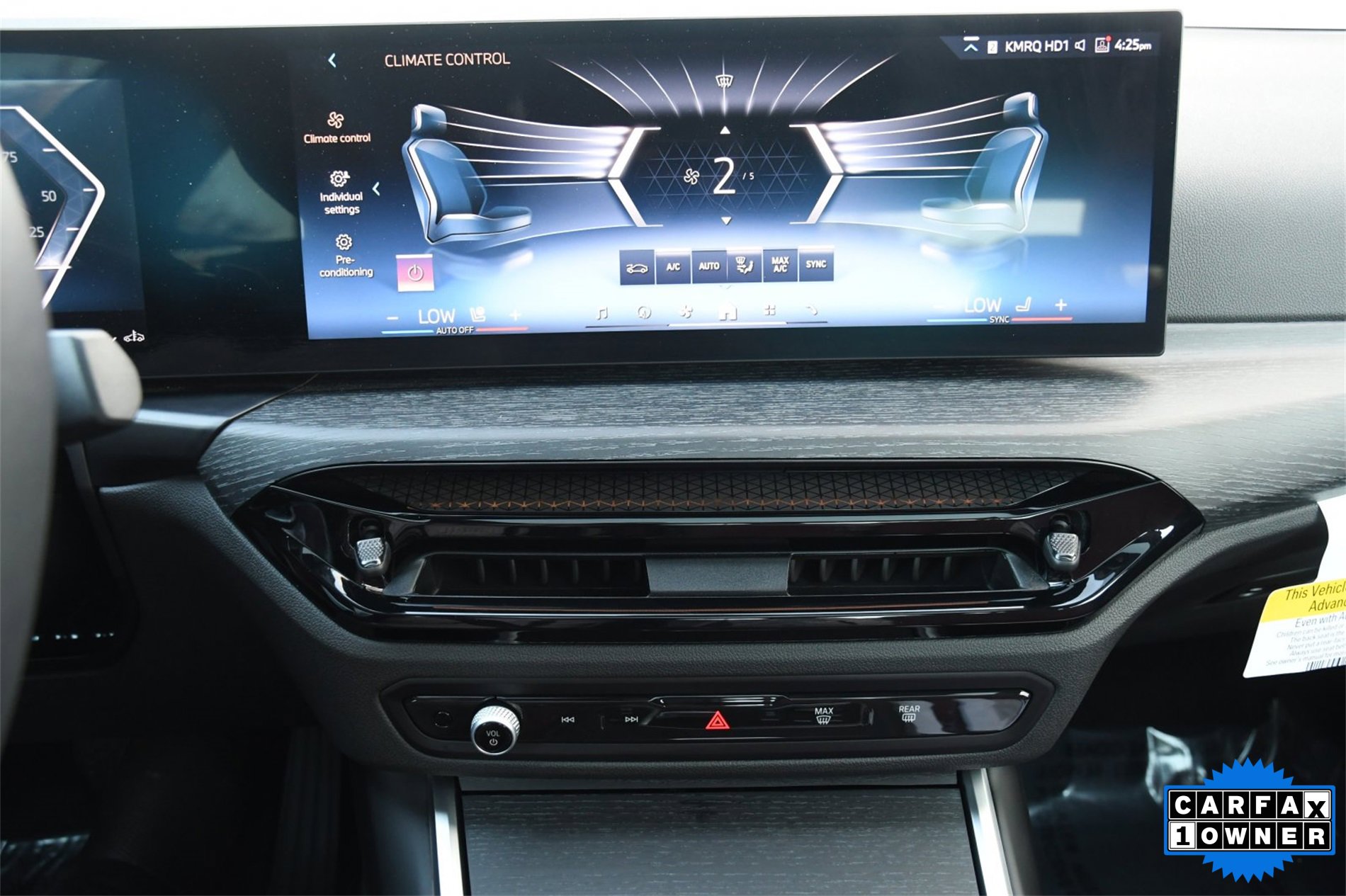 Used 2025 BMW 330i Sedan w/ Convenience Package image 15