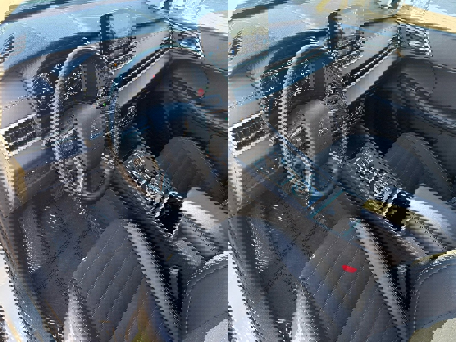 Used 2024 Mitsubishi Outlander 4WD Plug-In Hybrid image 13