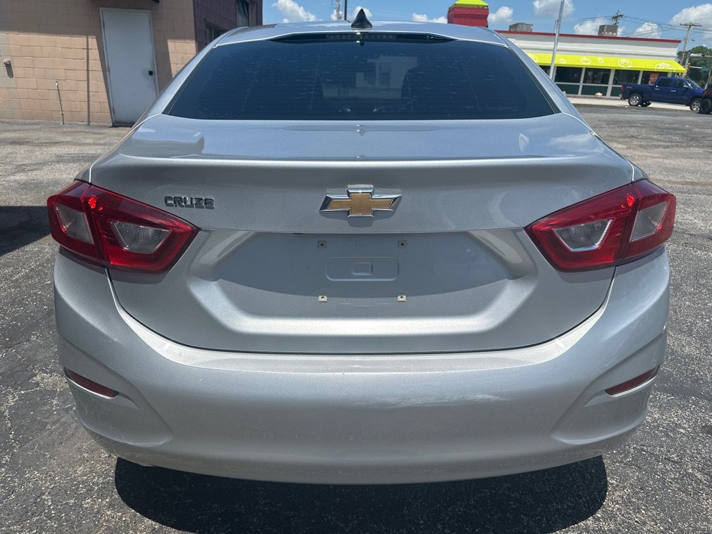 Used 2017 Chevrolet Cruze LS image 4