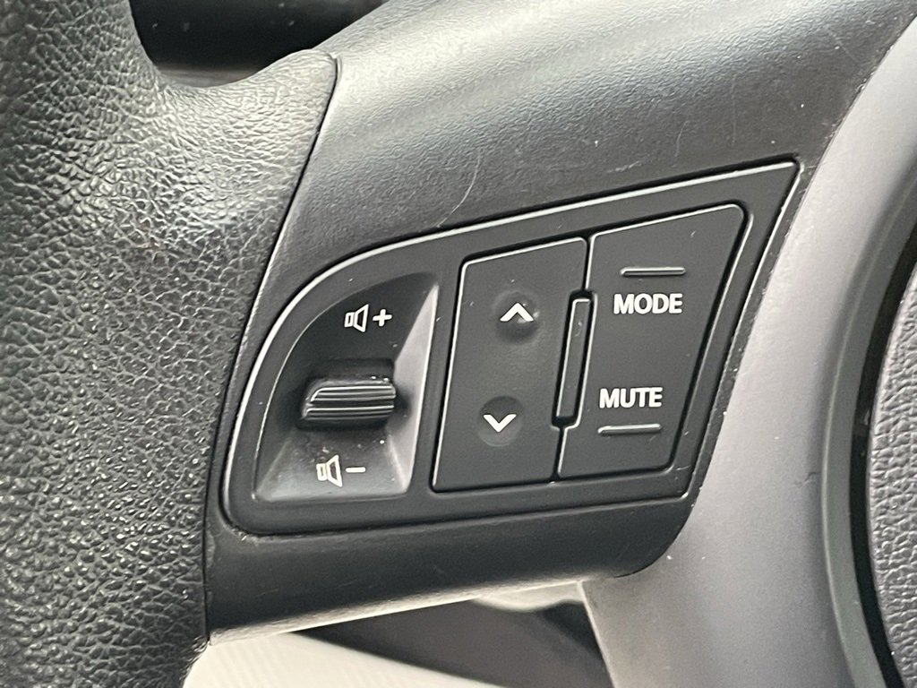 Used 2013 Kia Forte EX image 22