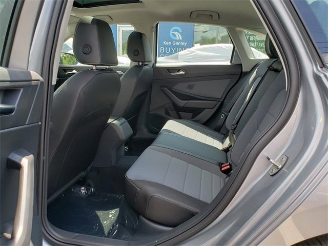 New 2025 Volkswagen Jetta SE image 8