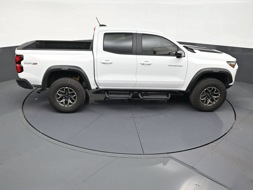 Used 2025 Chevrolet Colorado ZR2 AWD/4WD image 17