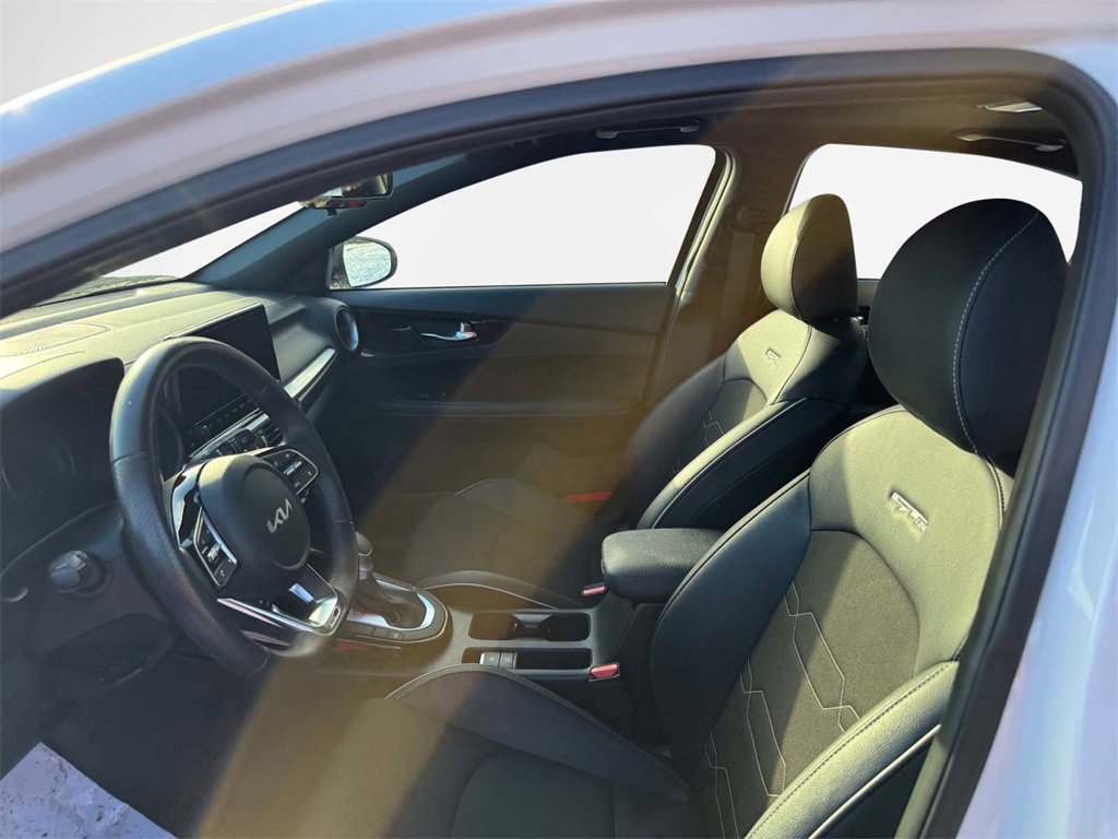 Used 2024 Kia Forte GT-Line w/ GT-Line Premium Package image 12