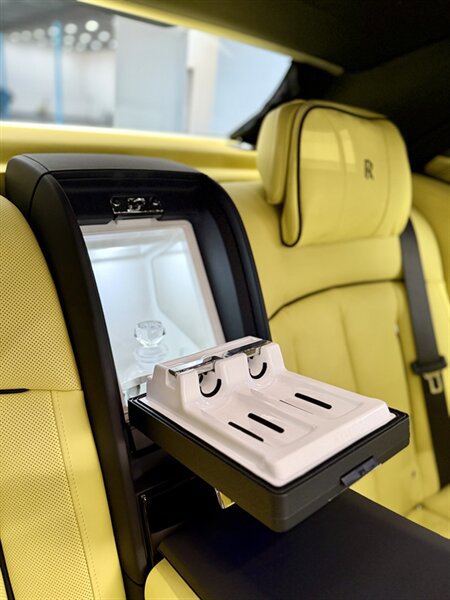 Used 2022 Rolls-Royce Phantom Sedan RWD image 18