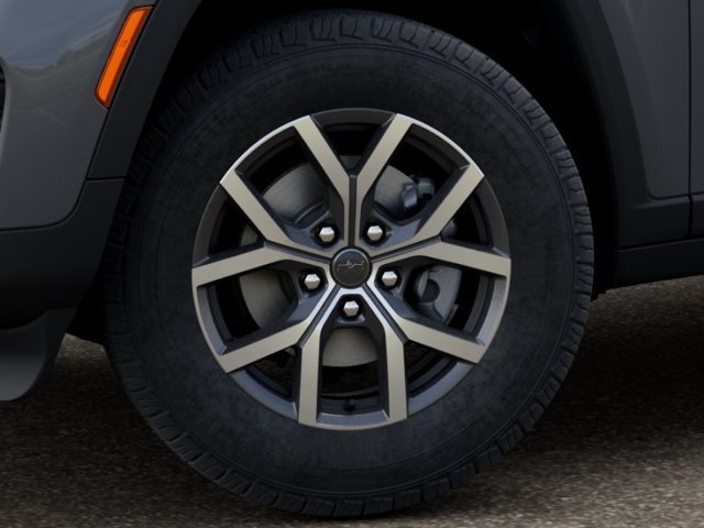 New 2027 Jeep Grand Cherokee Laredo RWD image 8