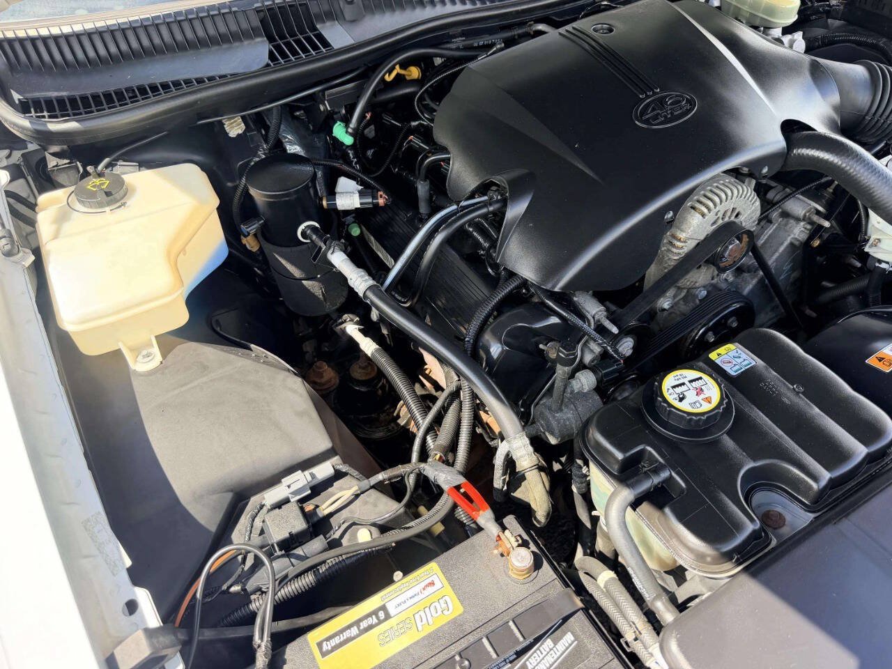 Used 2001 Lincoln Town Car Executive RWD image 12
