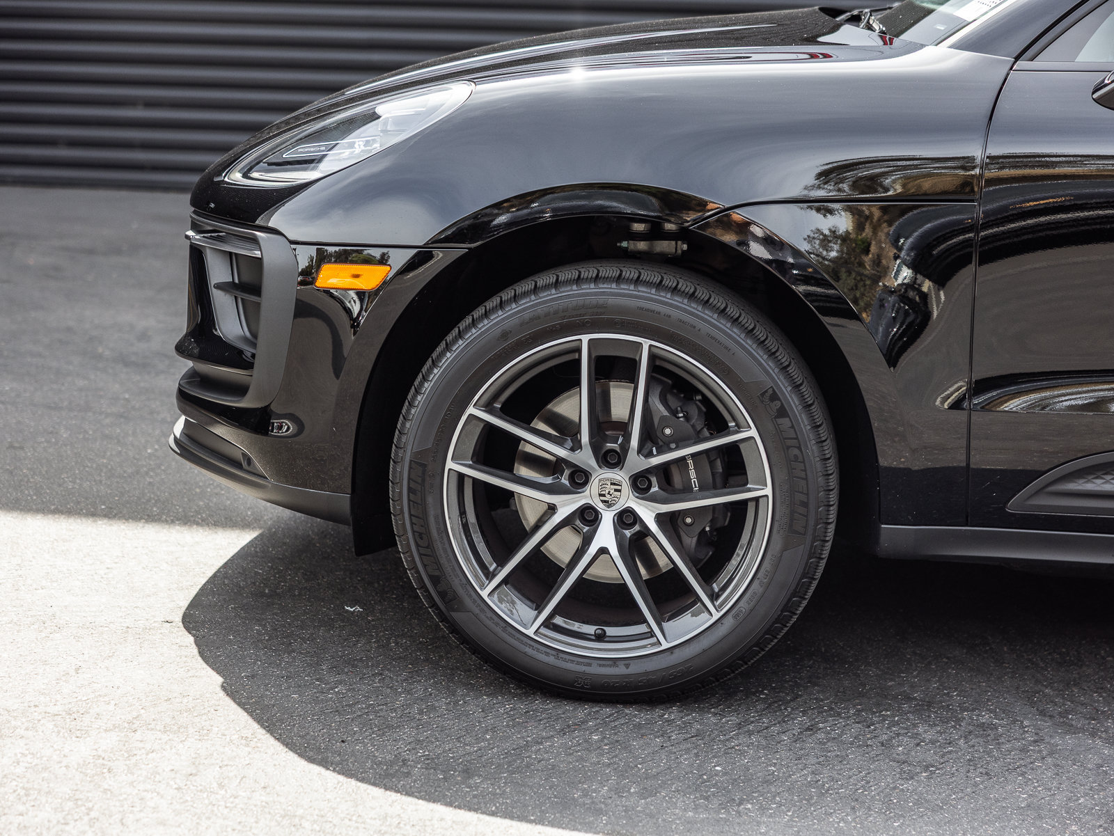 Certified 2026 Porsche Macan AWD/4WD image 12