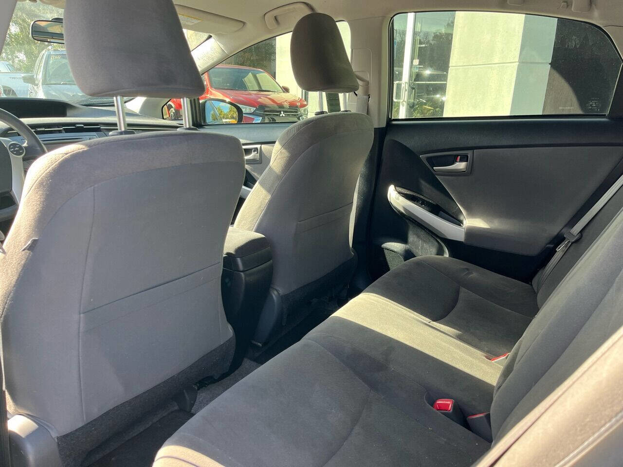 Used 2014 Toyota Prius Five image 17