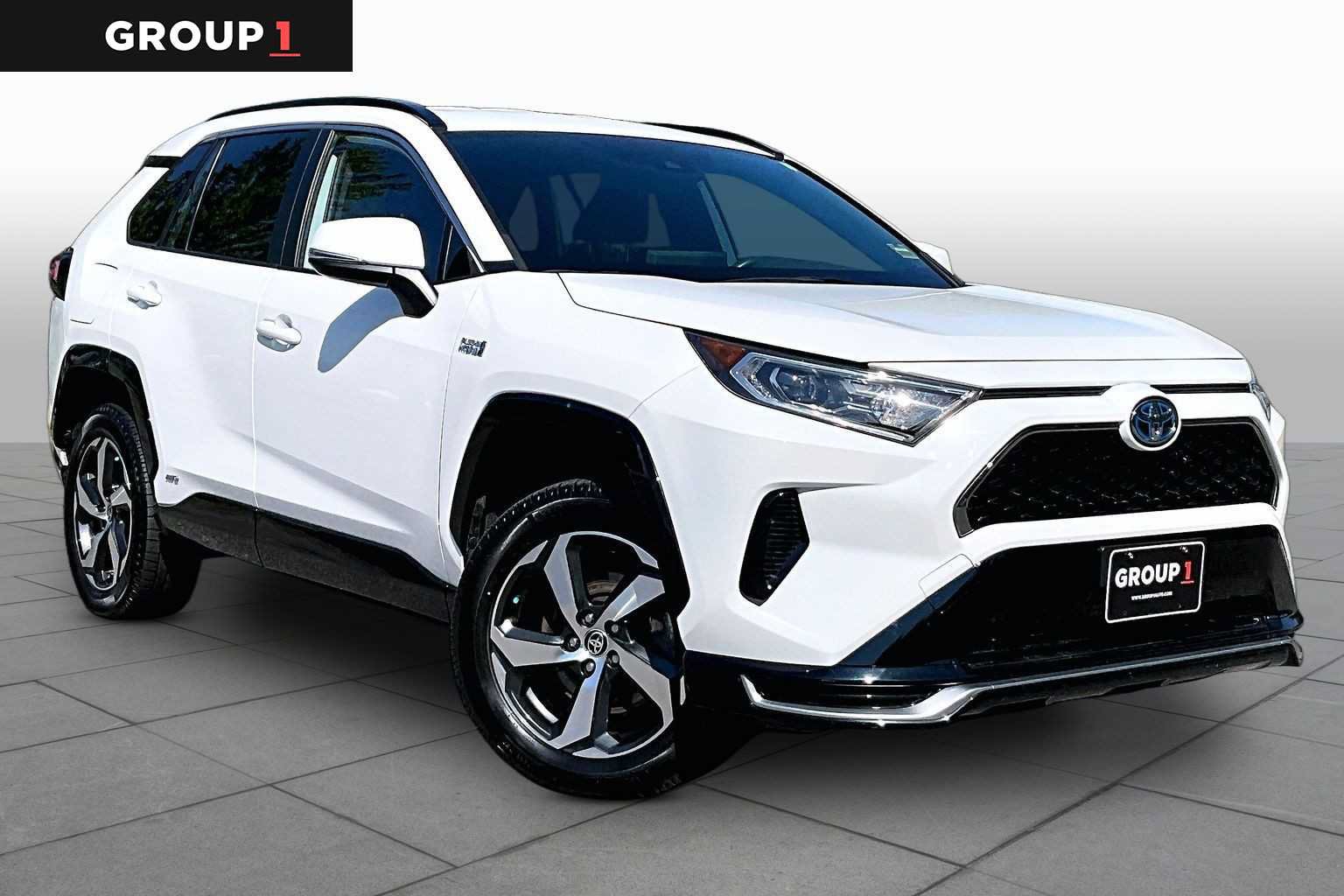 Used 2021 Toyota RAV4 SE AWD/4WD image 3