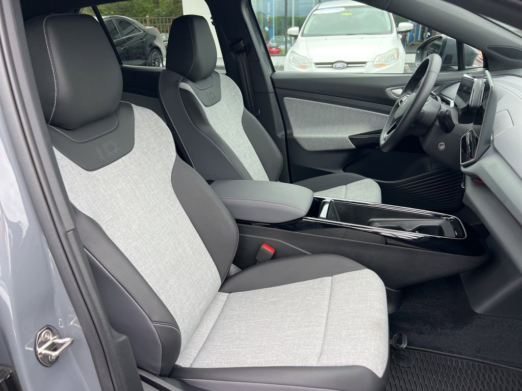 Used 2025 Volkswagen ID.4 Pro image 23