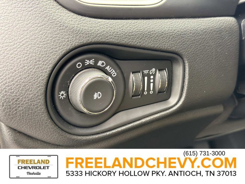 Used 2016 Jeep Renegade Latitude image 27