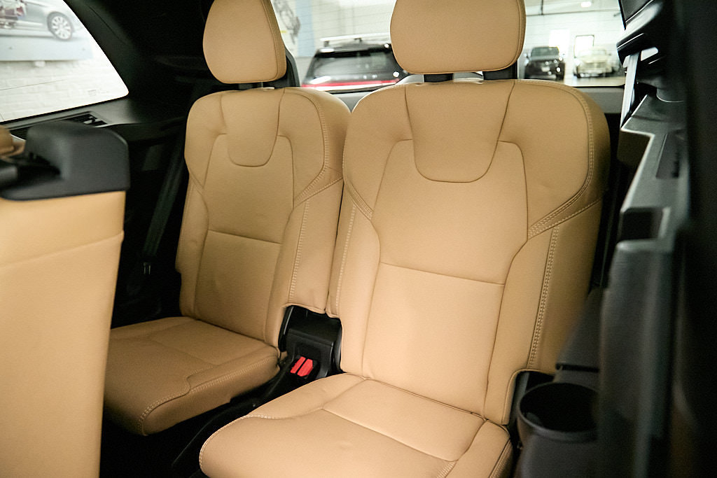 Certified 2024 Volvo XC90 T8 Ultimate w/ Protection Package Premier AWD/4WD image 27