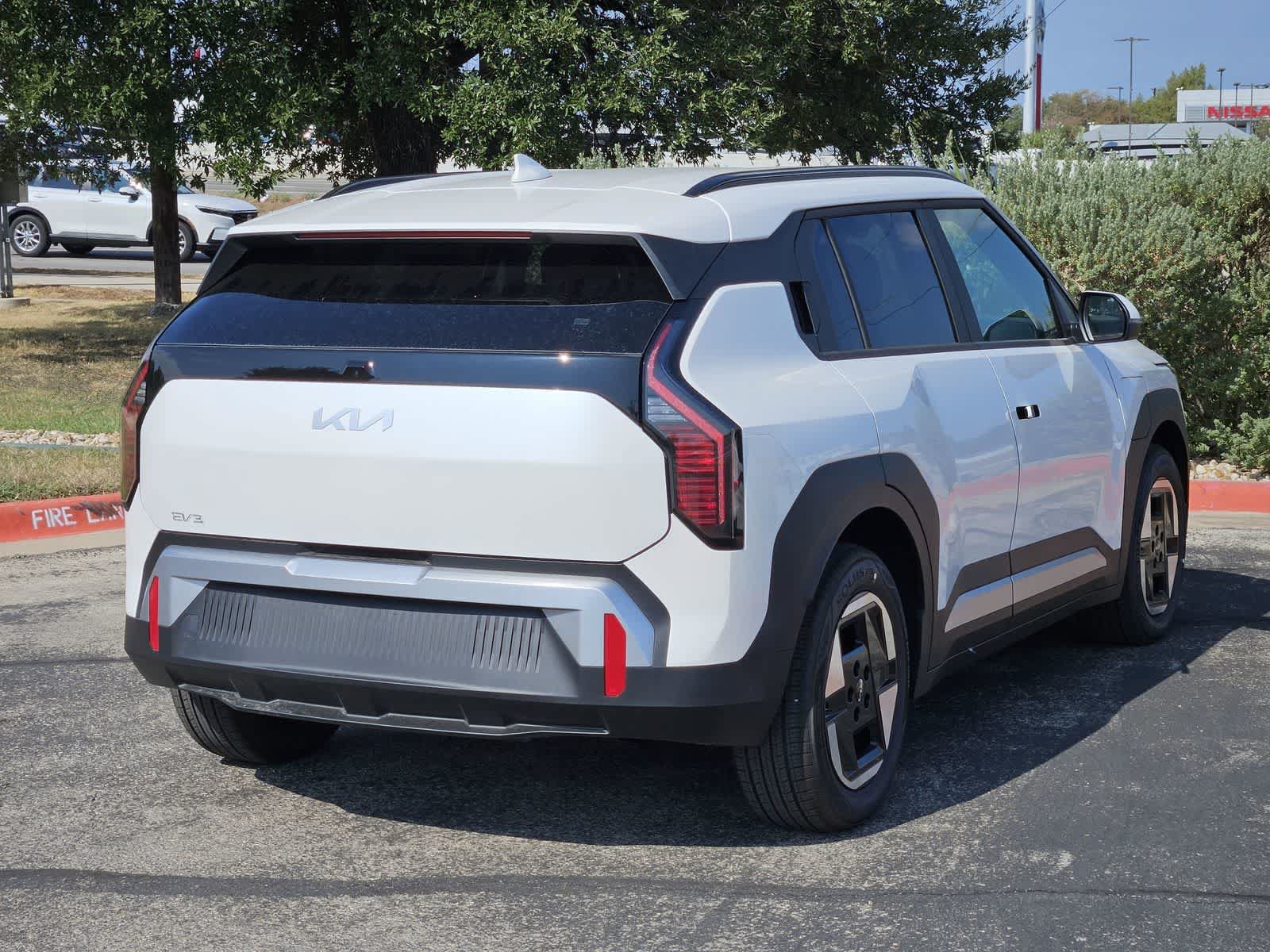 New 2027 Kia EV3 Wind FWD image 6